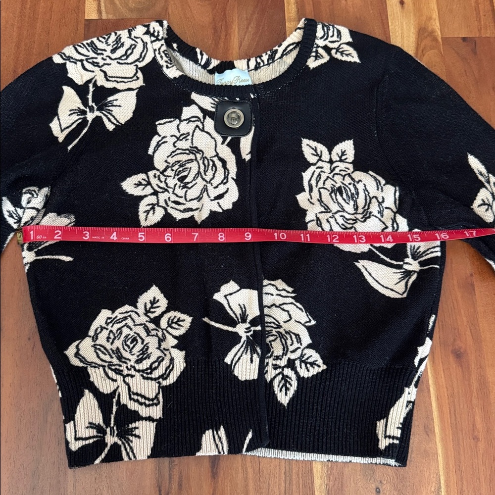 Tracy Reese Black‎ and Cream Floral Sweatshirt - Picture 2 of 6